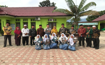 MAN 1 Padang Lawas Terima Hadiah Kejuaraan KSM Tk Kabupaten